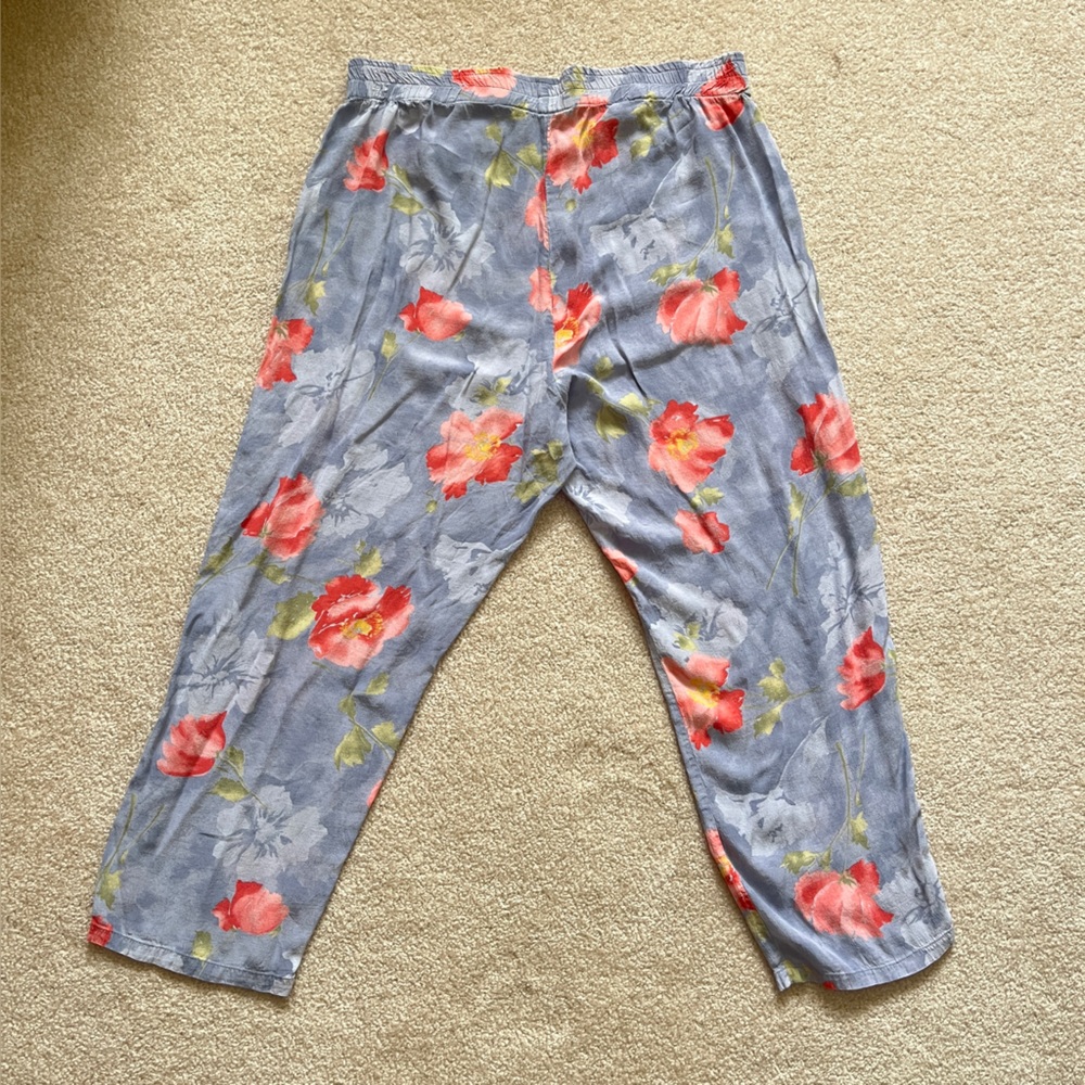 Vintage Floral Culottes. Cropped. Pastel print. Light, flowy. Cottagecore Capris
